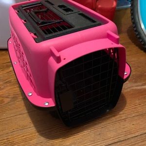 Brand new Petmate two-door small pet kennel.